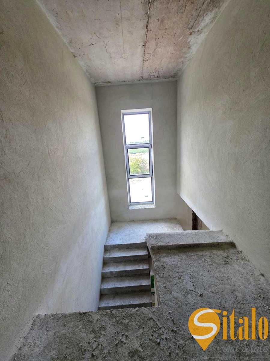 1873347354742206
