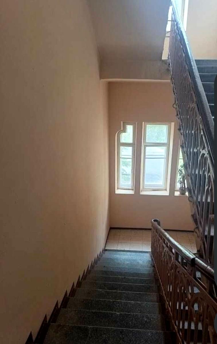 1873387790837042