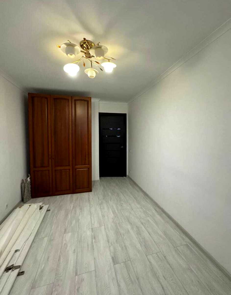 1873389645463072