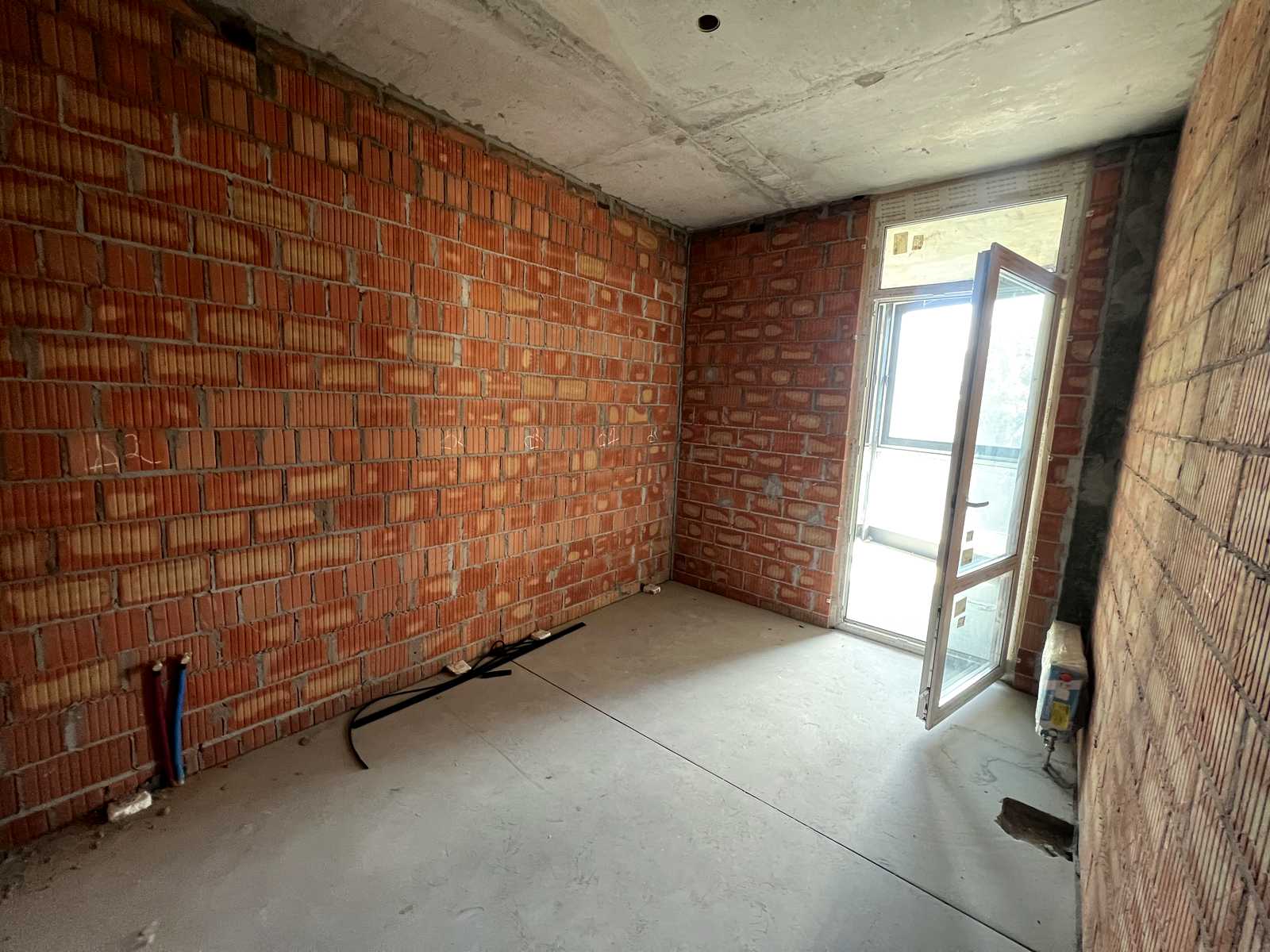 1873397537808024