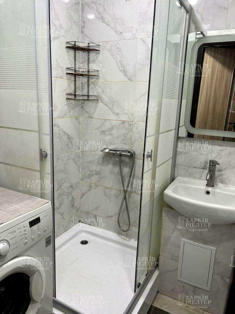 1873400694617951