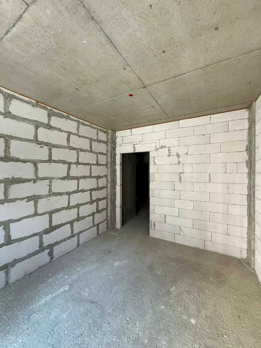 1873402172395917
