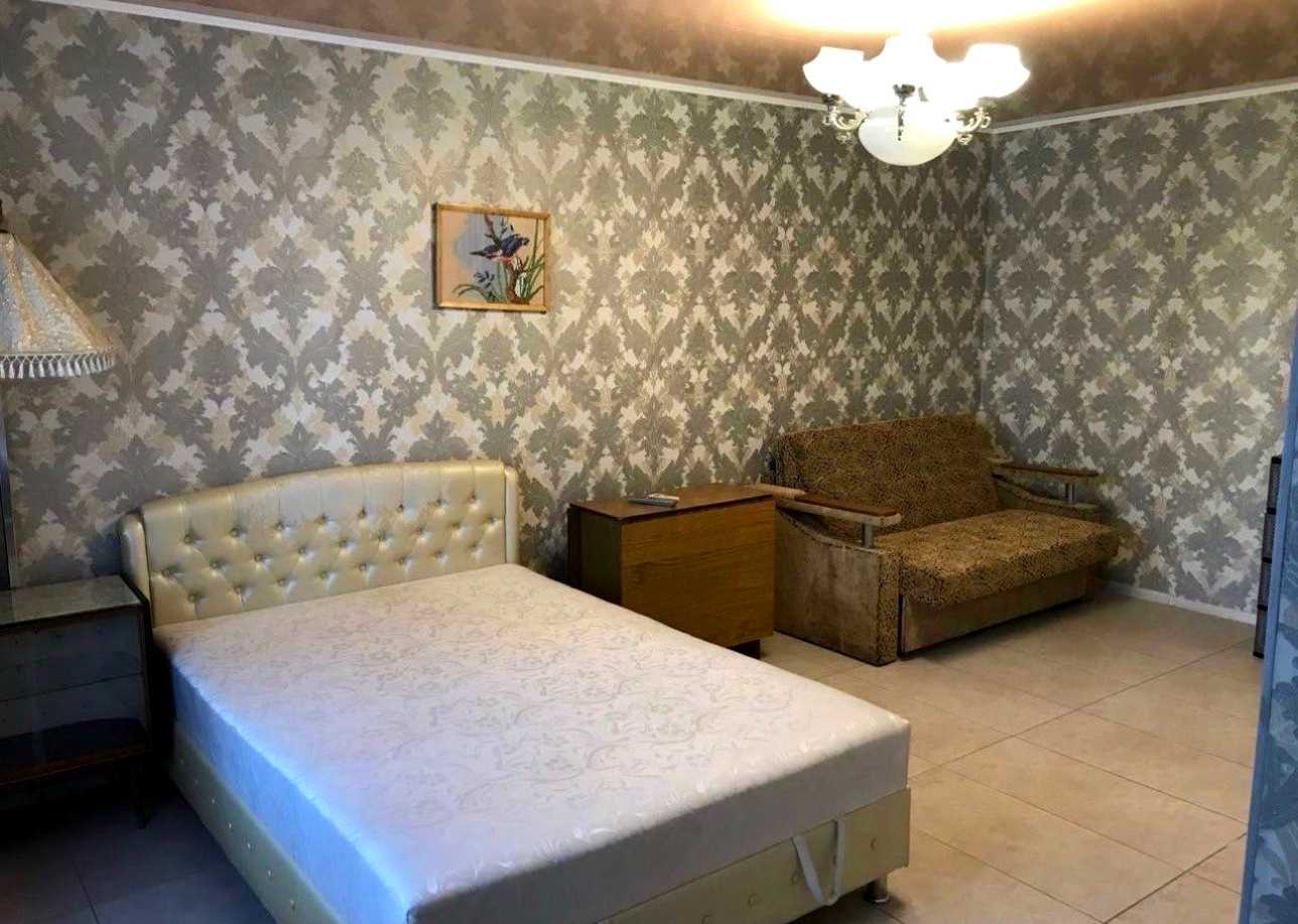 1873412980806944