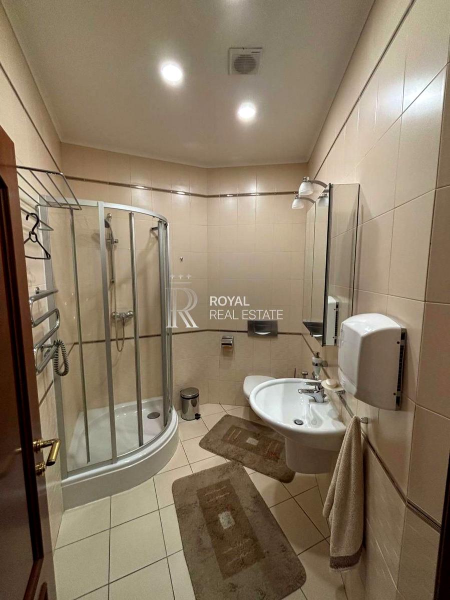 1873413185886426