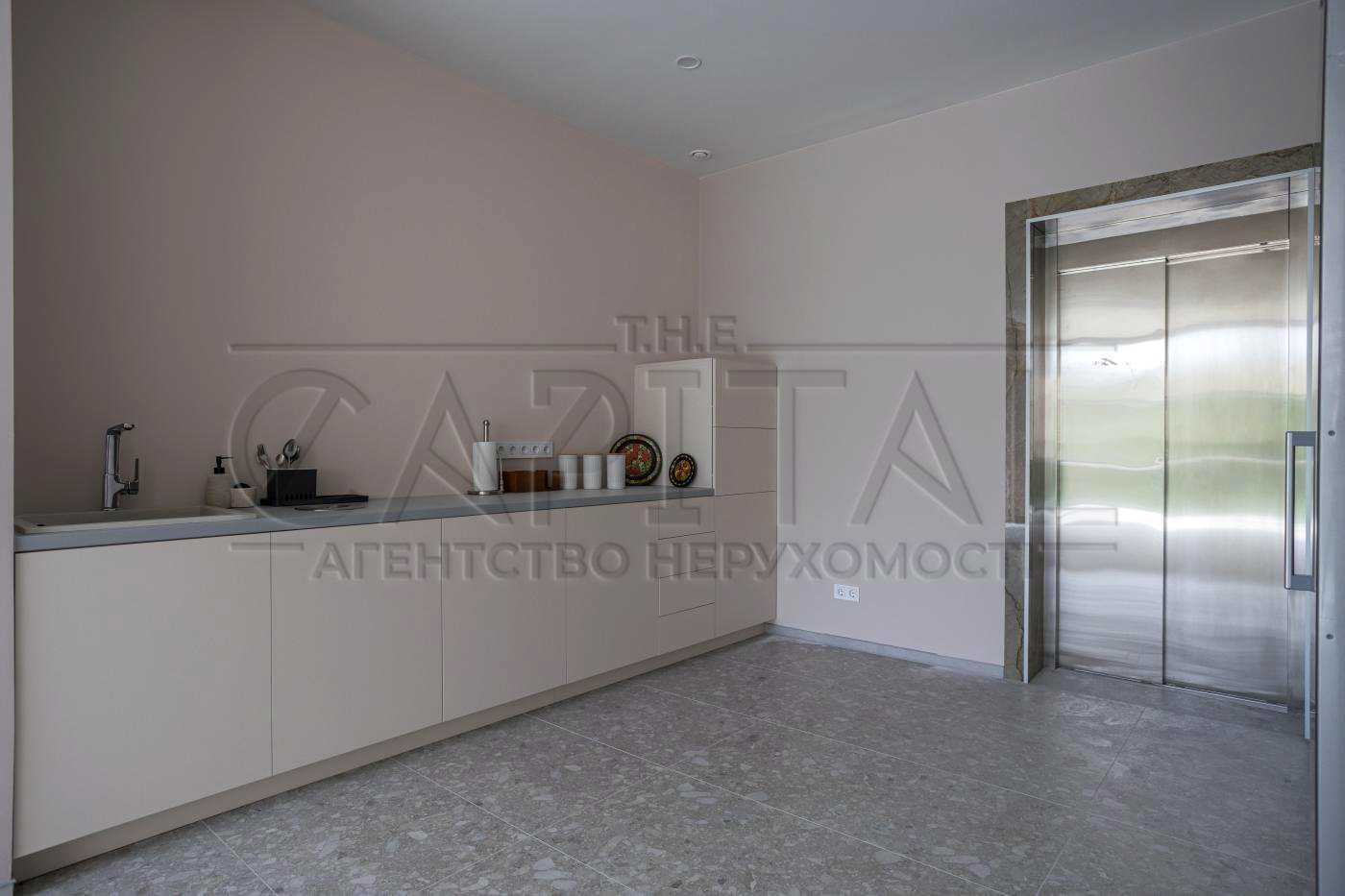 1873413534917919