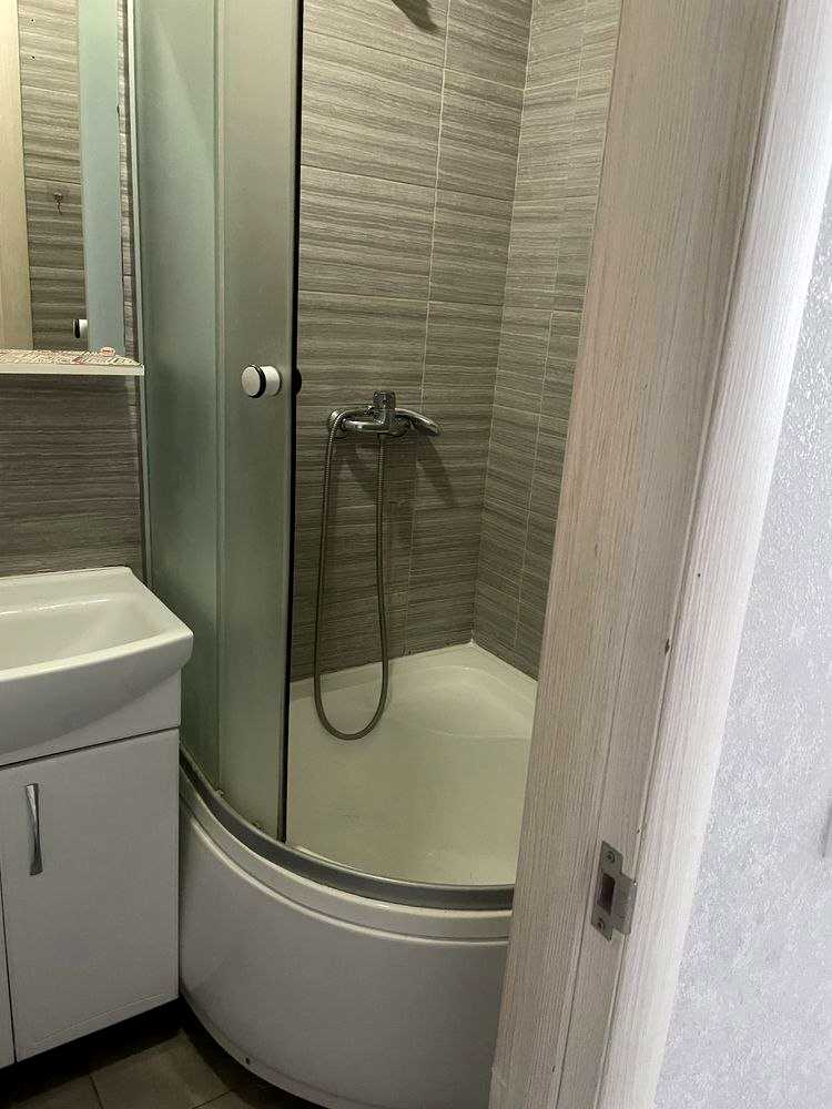 1873416984054736