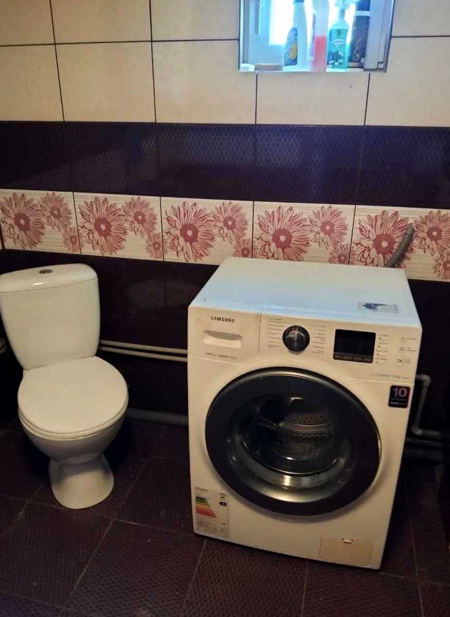 1873425624563568