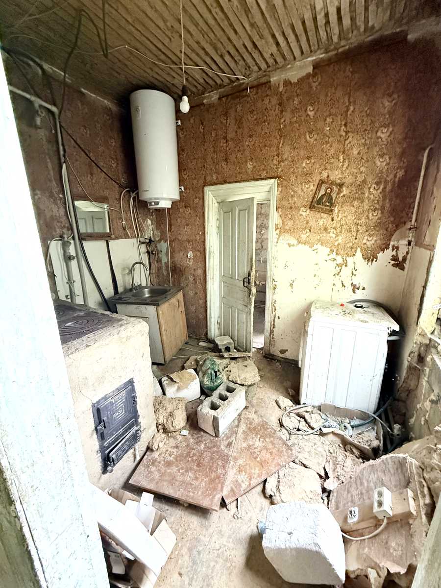 1873429565877207