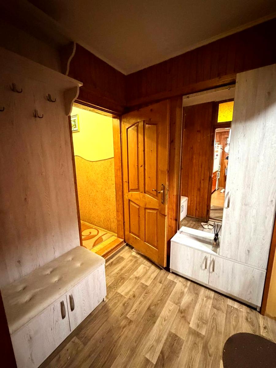 1873442024136016