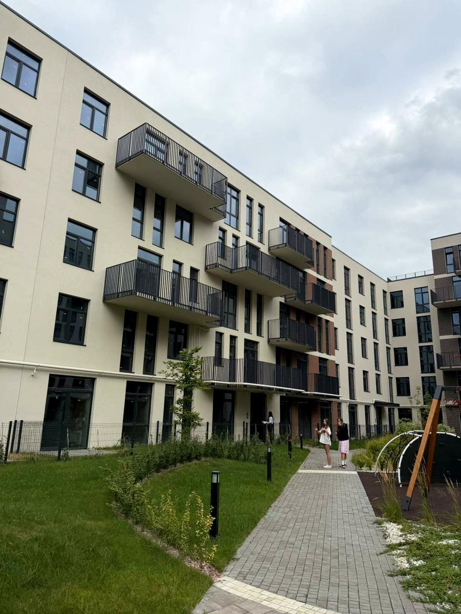 1873447710664163
