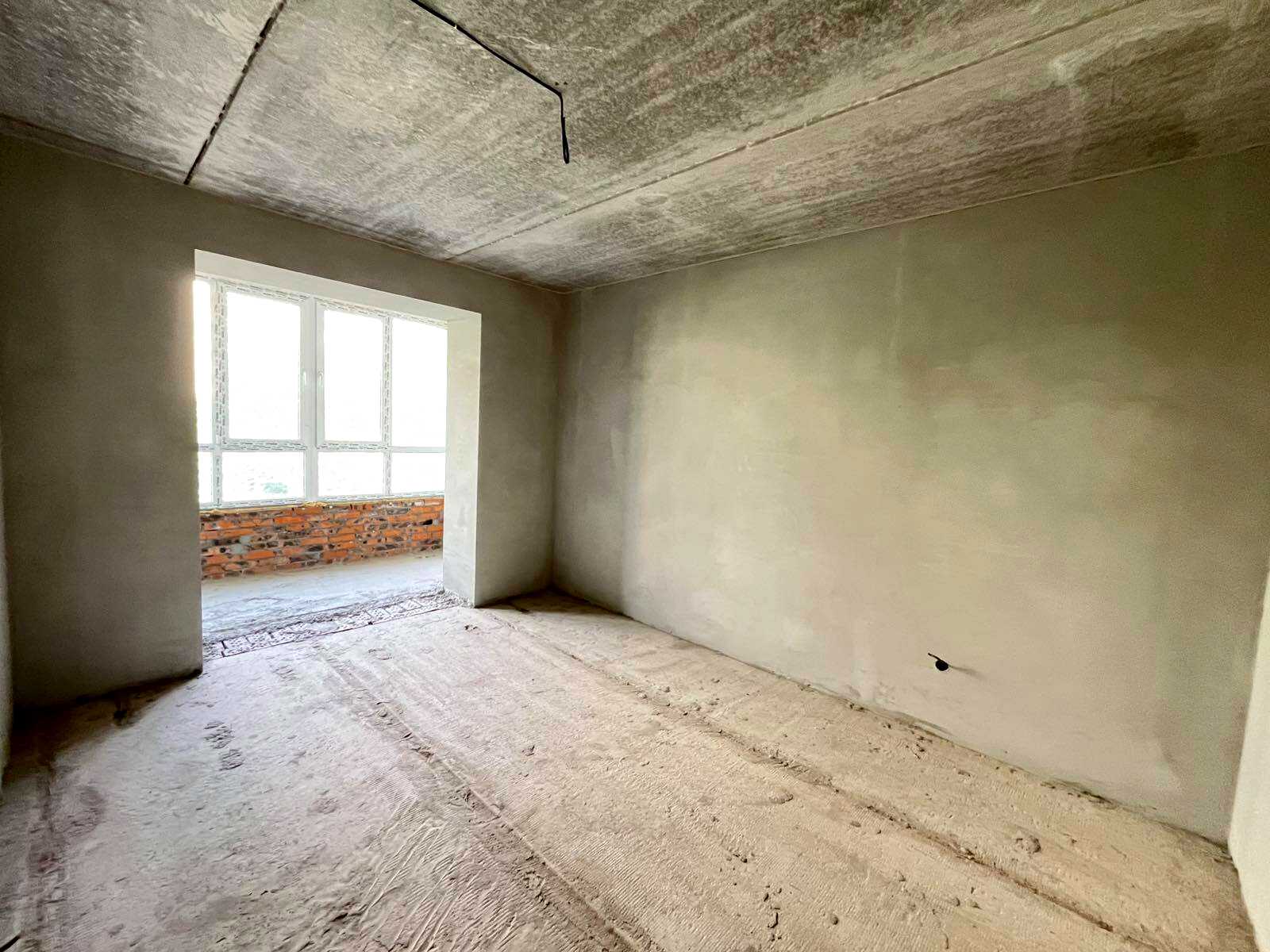 1873485084571784