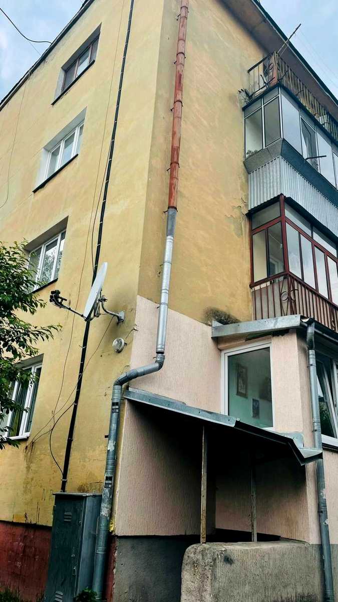 1873485967640592