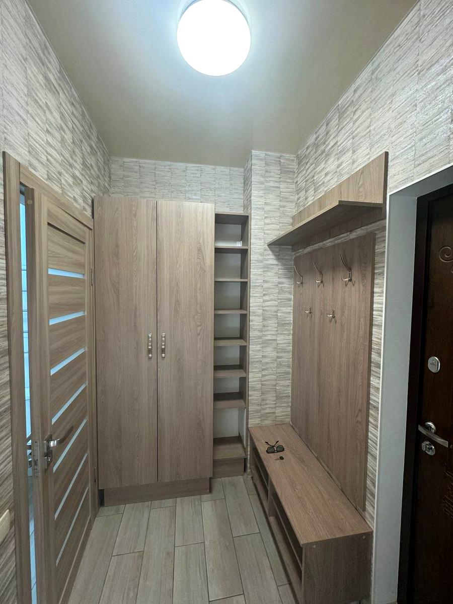 1873492198930704