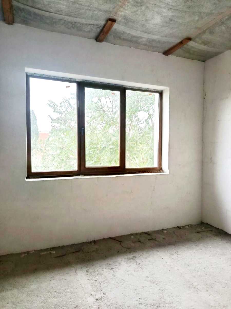 1873492753730556
