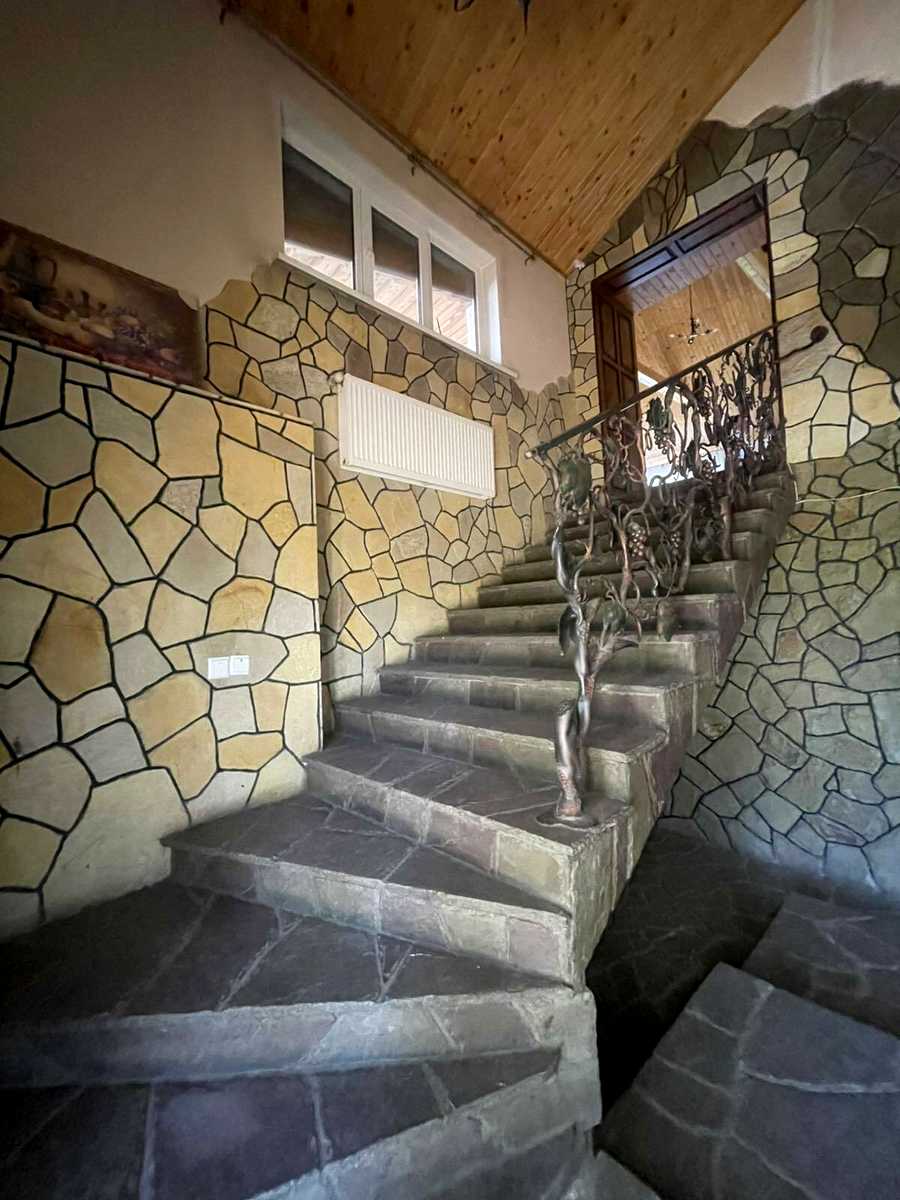 1873500931635784