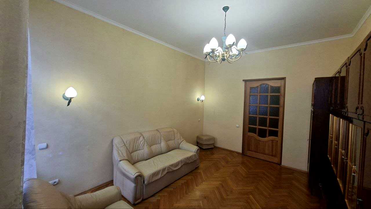 1873502882975346