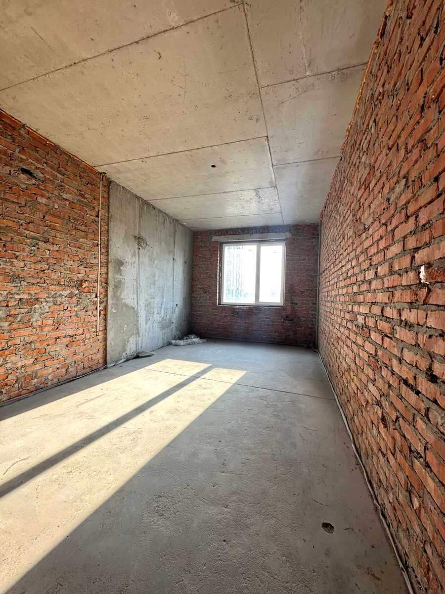 1873572383036793
