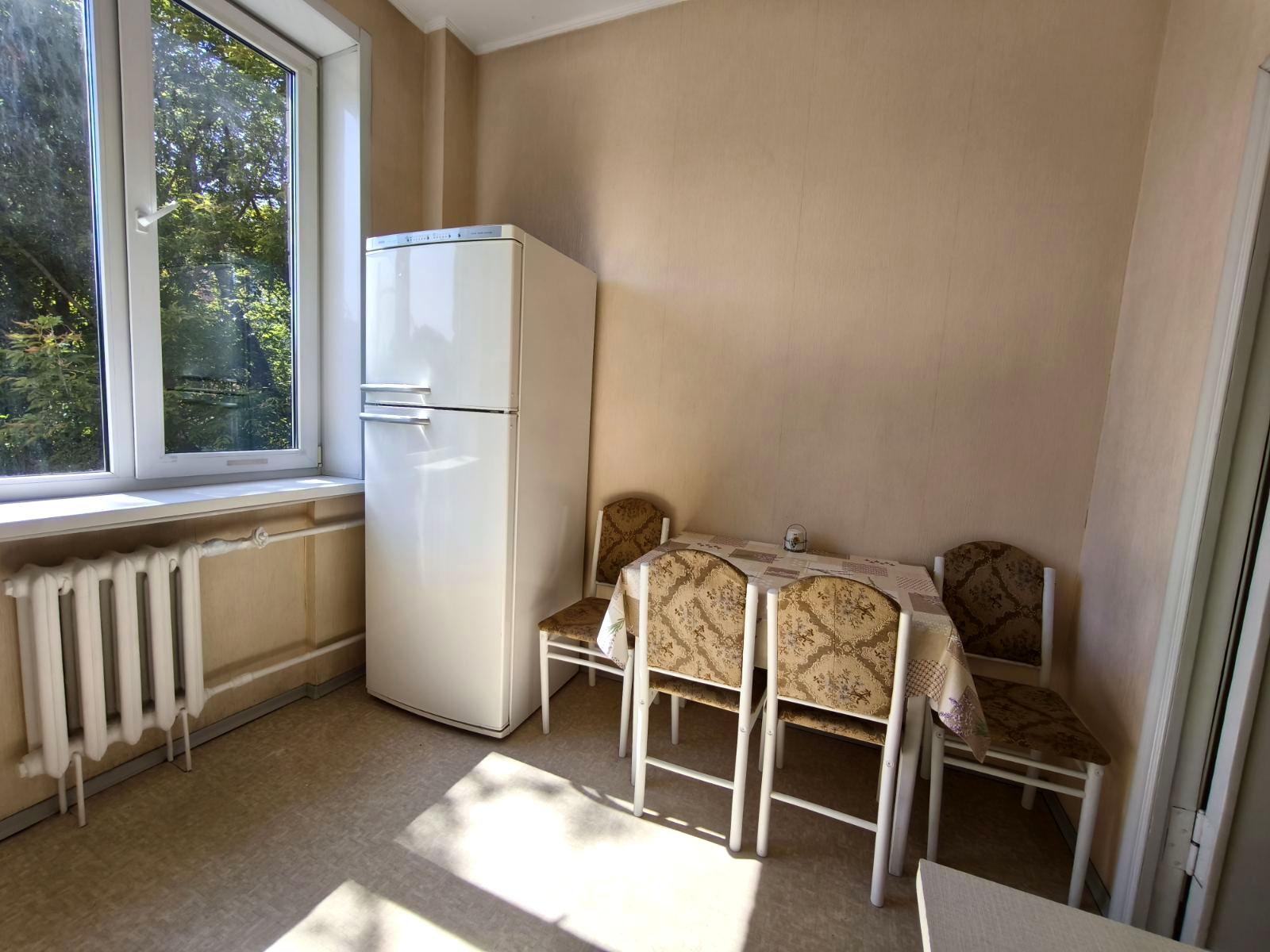 1873586683153816