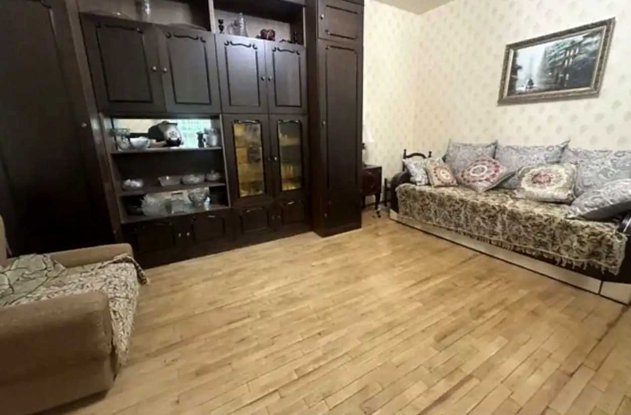 1873595454833892