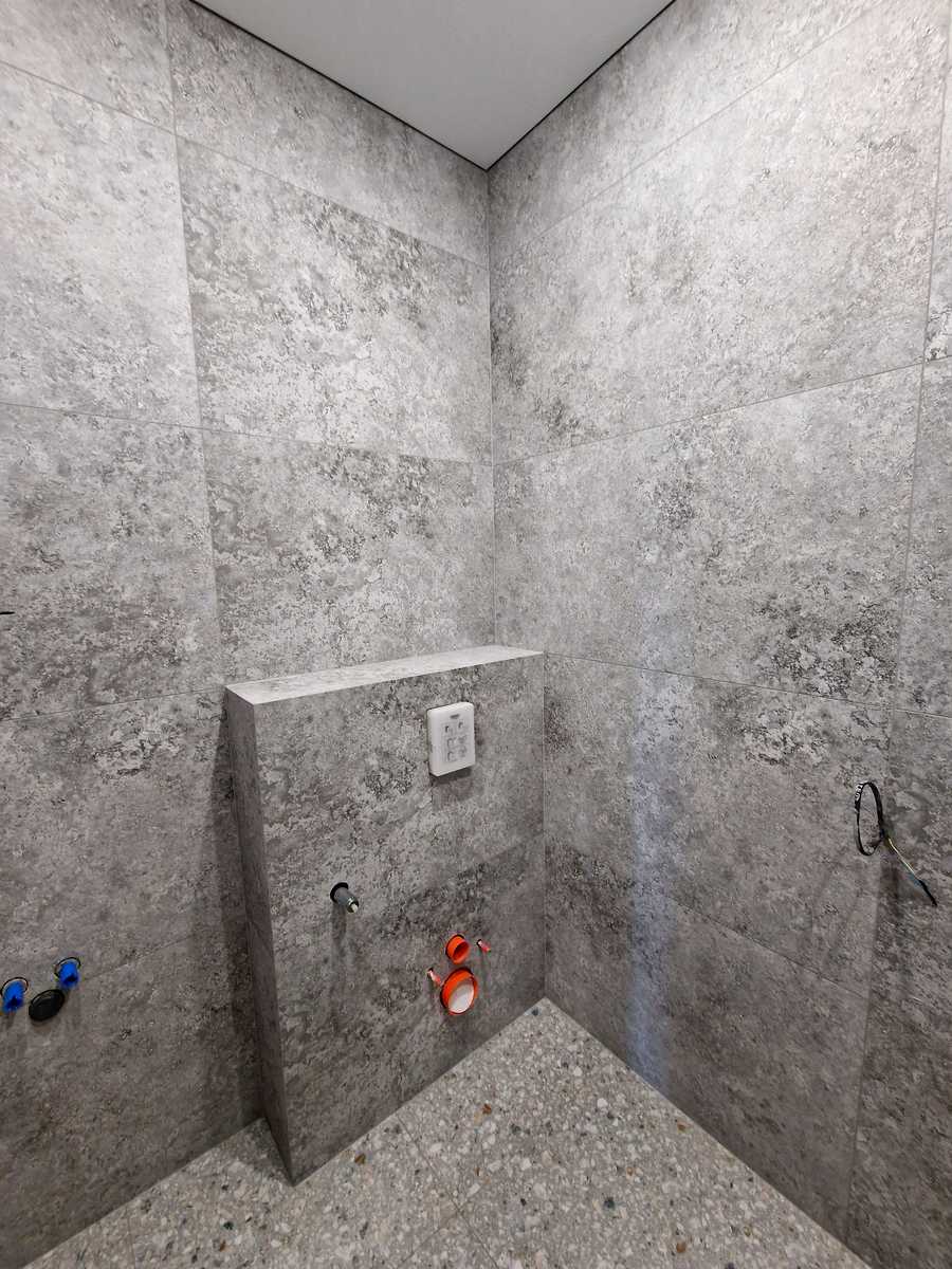 1873600408970221