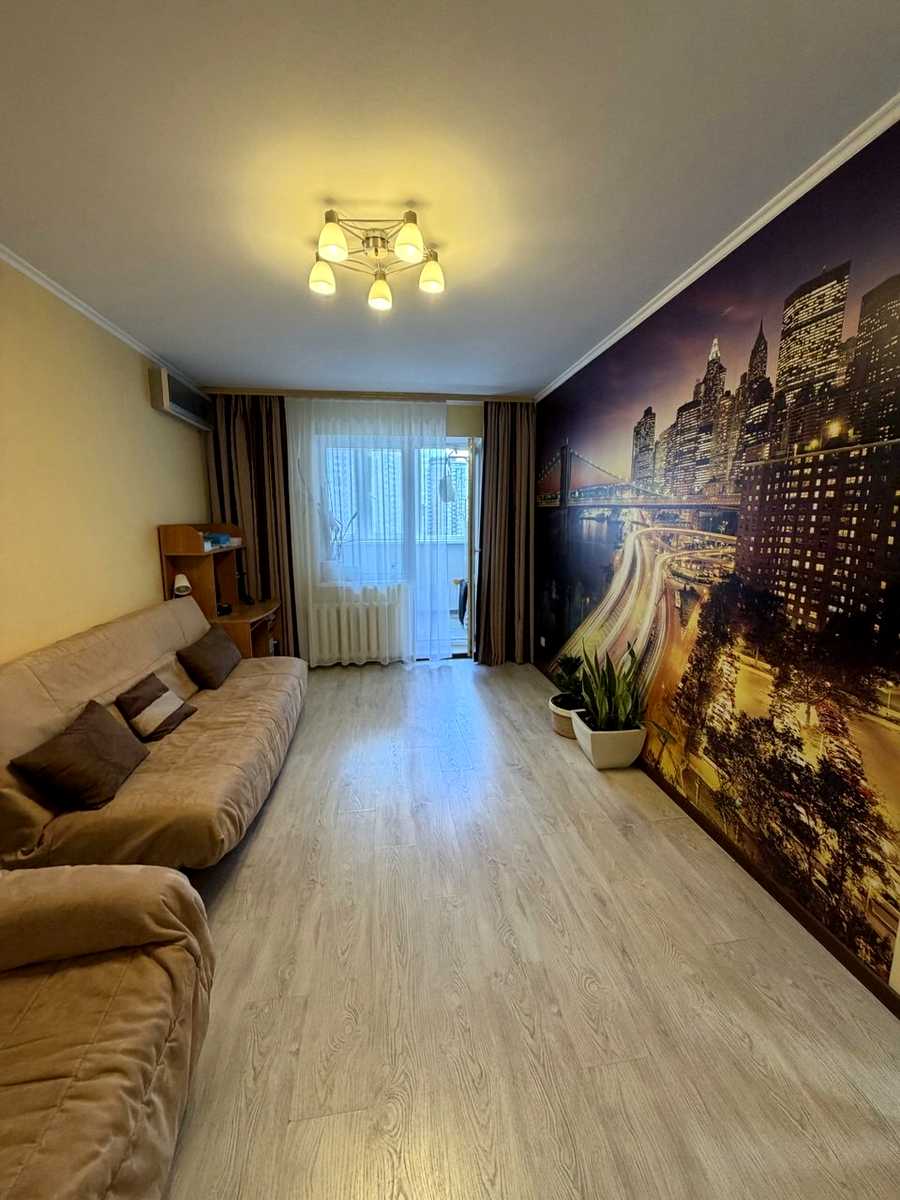 1873615995319043
