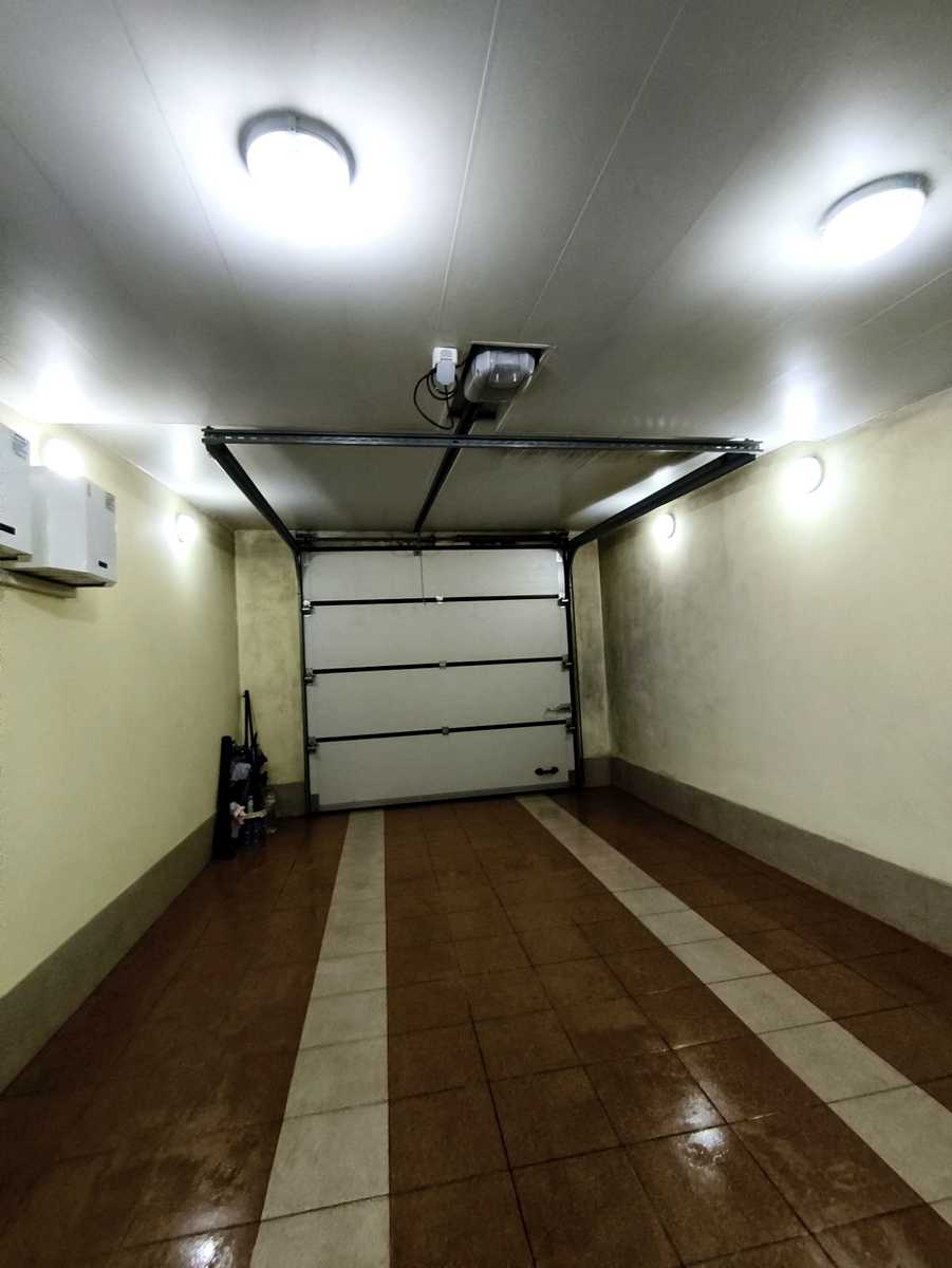 1873616105340700