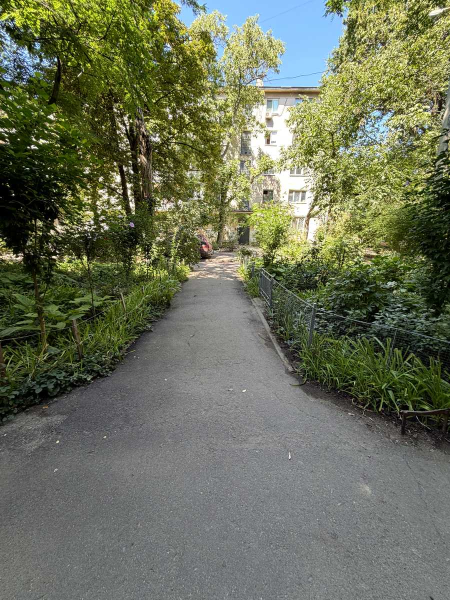 1873663815909615