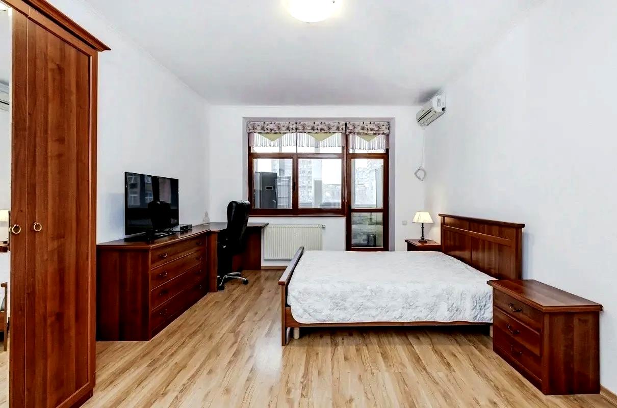 1873666157527392