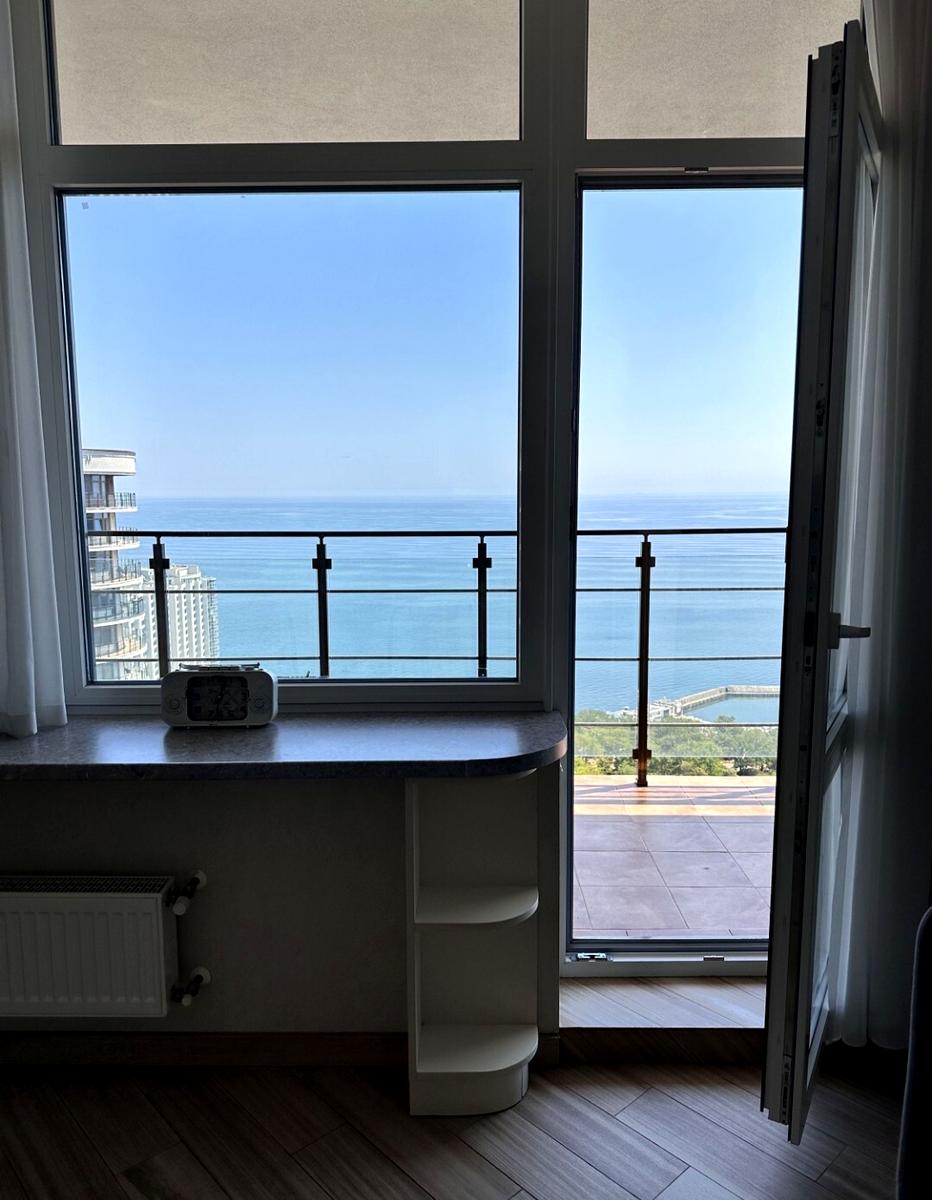 1873674879372982