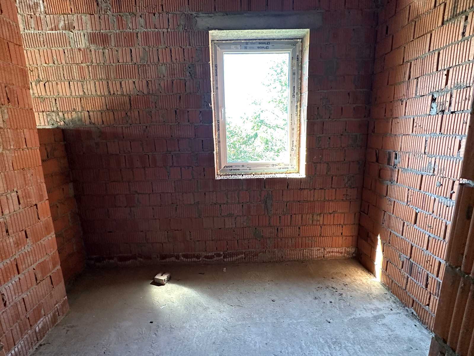 1873747760940039