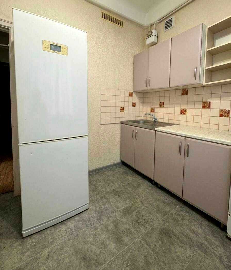1873747780289880