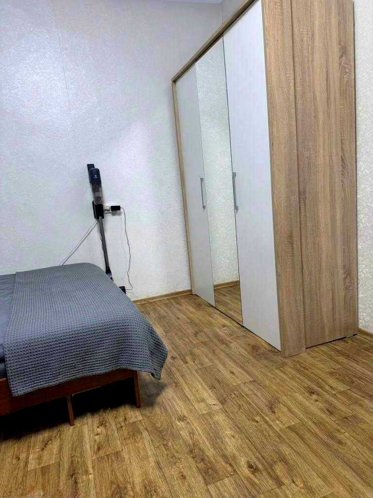 1873747781140685