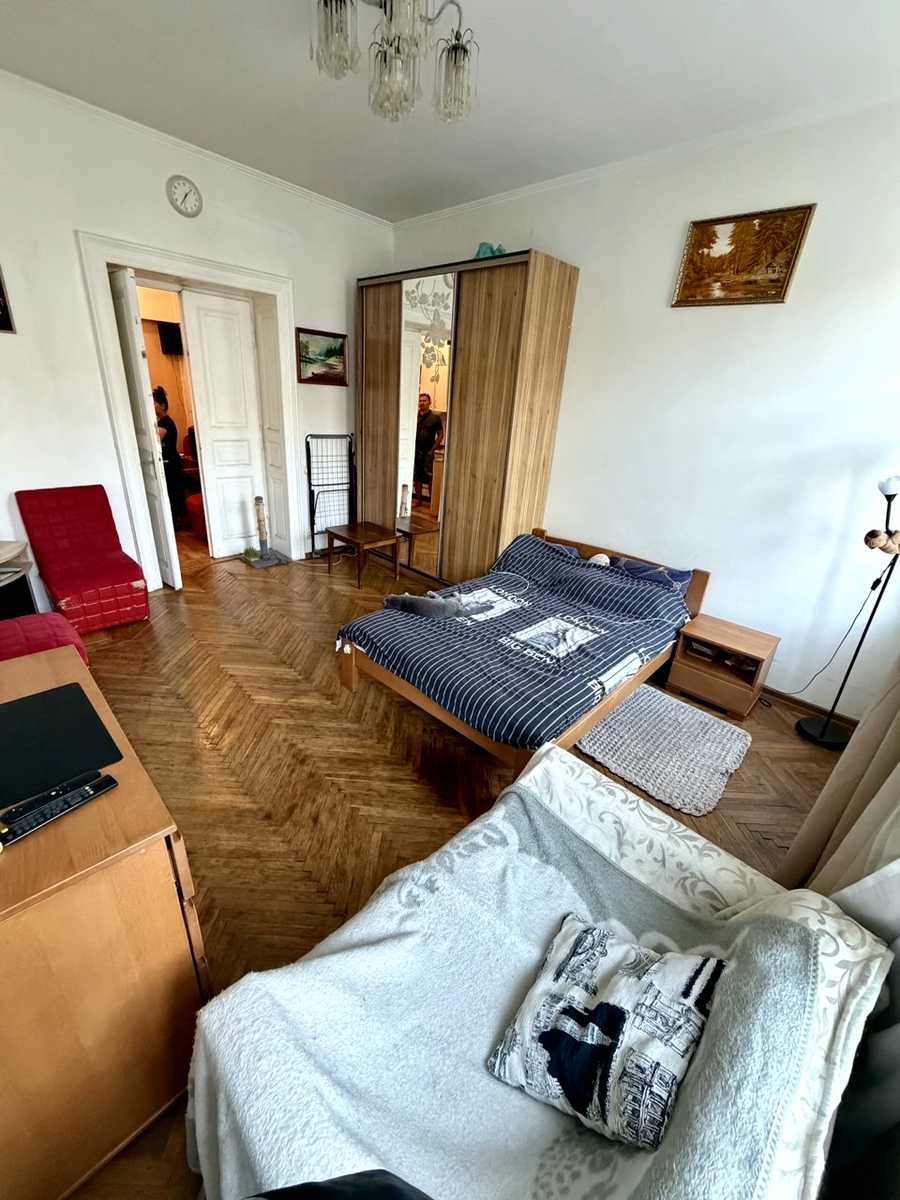 1873752996013558