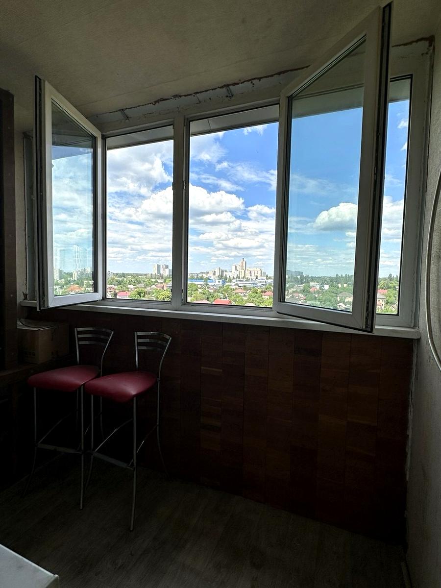 1873758621147203