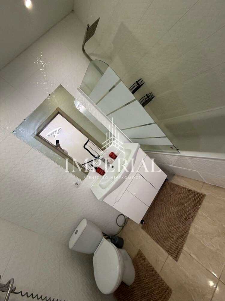 1873760534371681