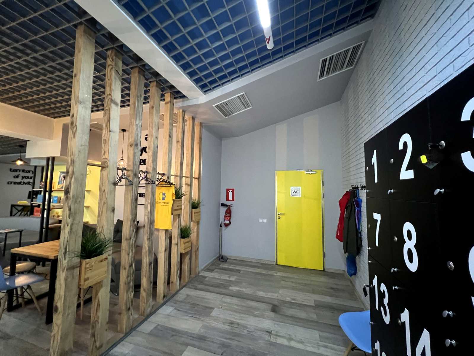 1873766919613456