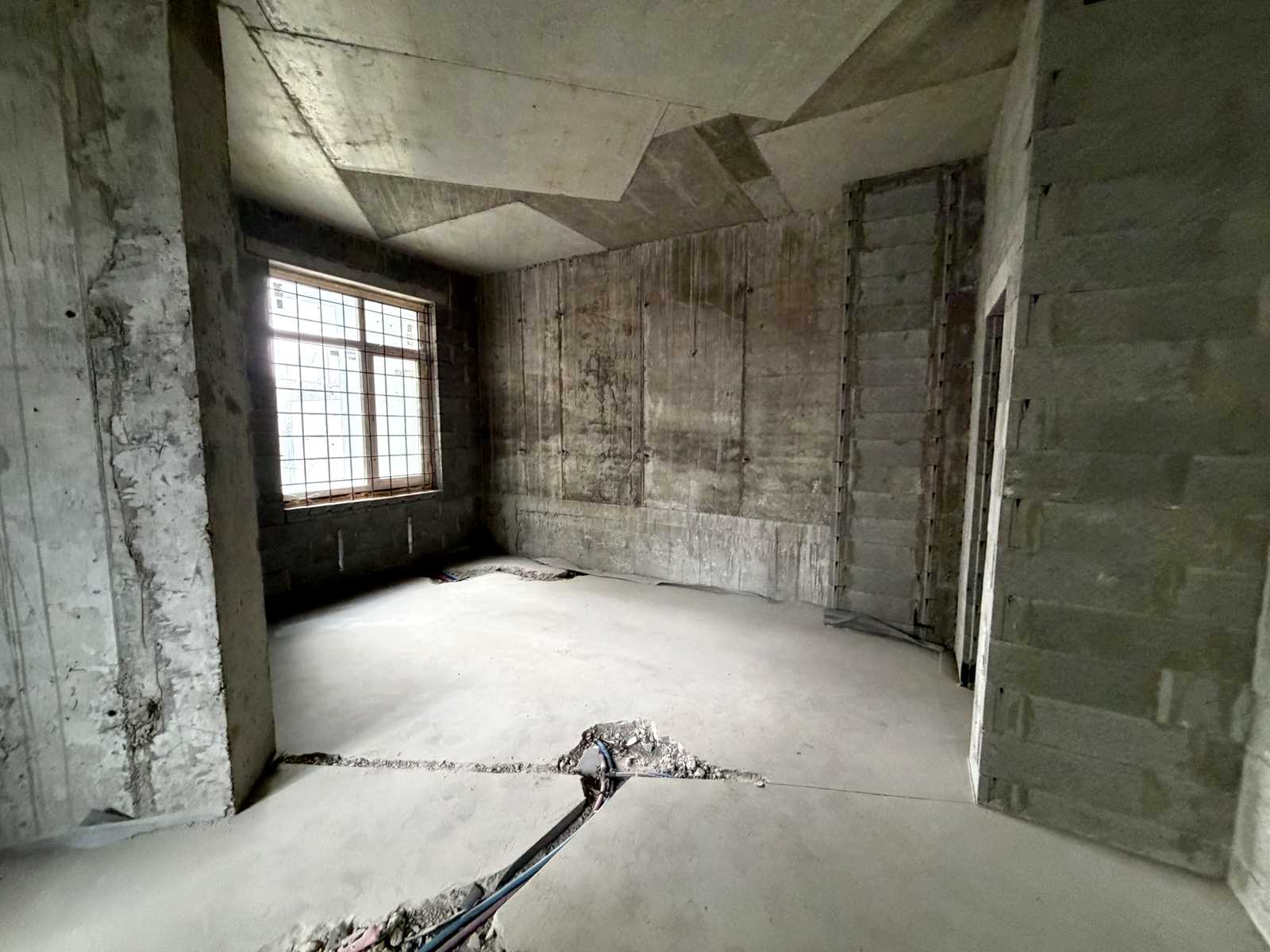 1873769546881621