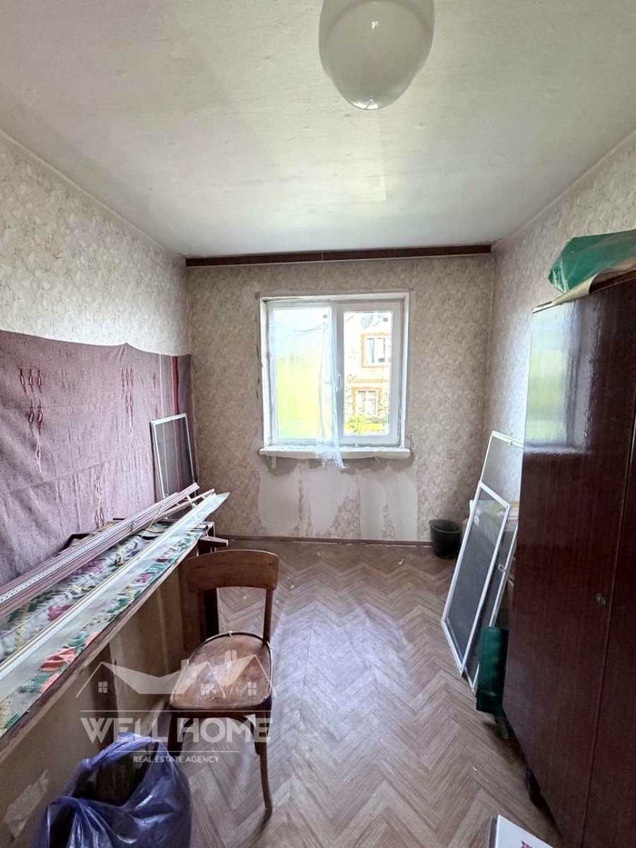 1873771123037403
