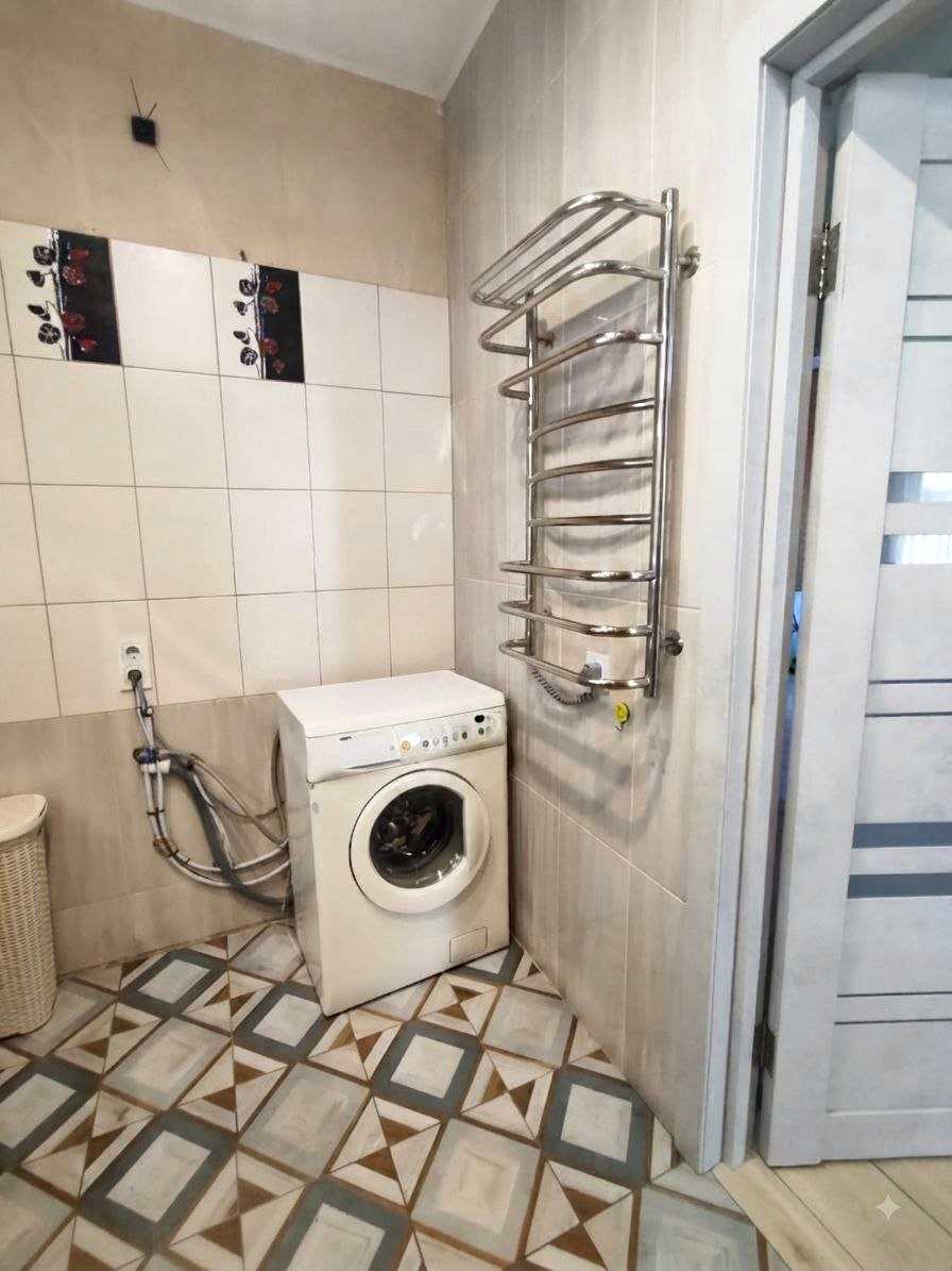 1873772246418140