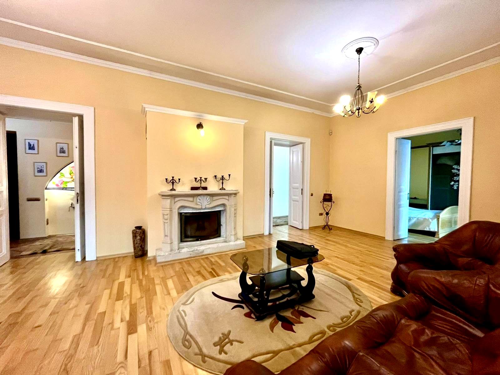 1873777283811090