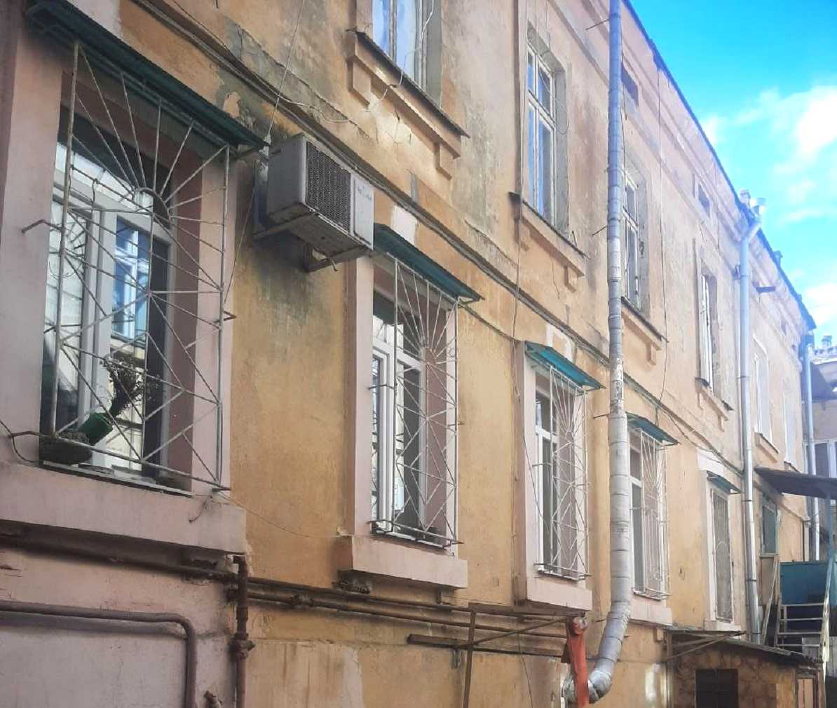 1873786303914410