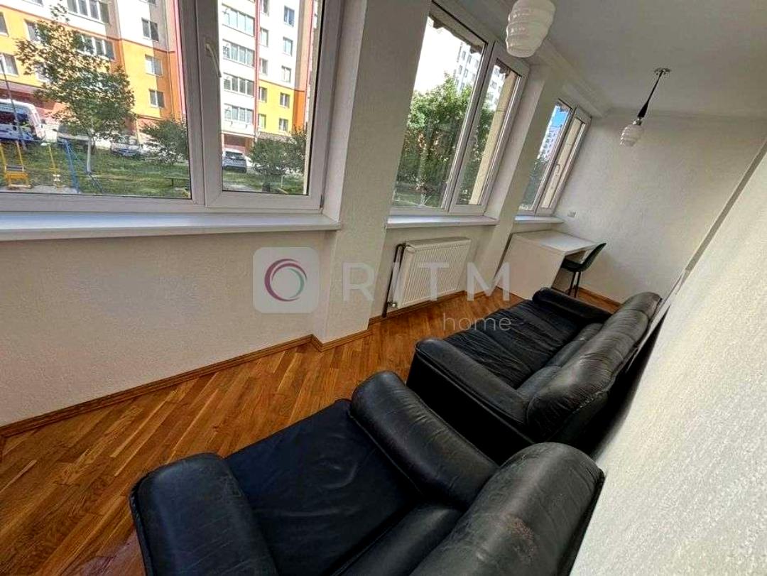 1873800831044640