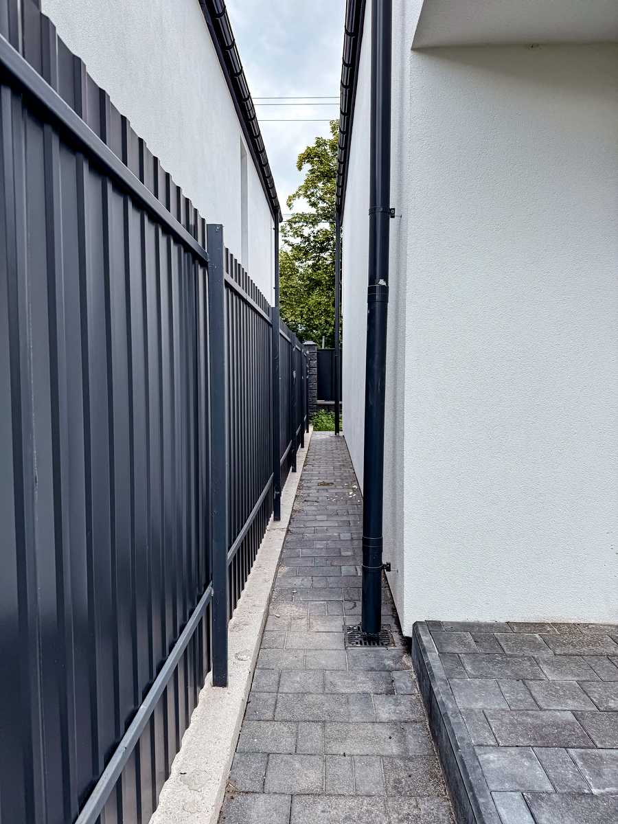 1873807547929584