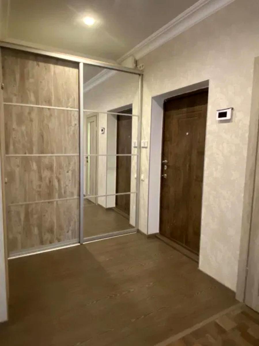 1873833352006596