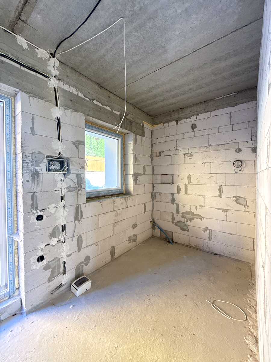 1873838332023429
