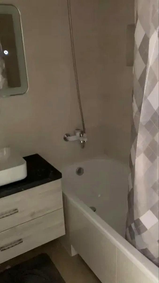 1873840178661960