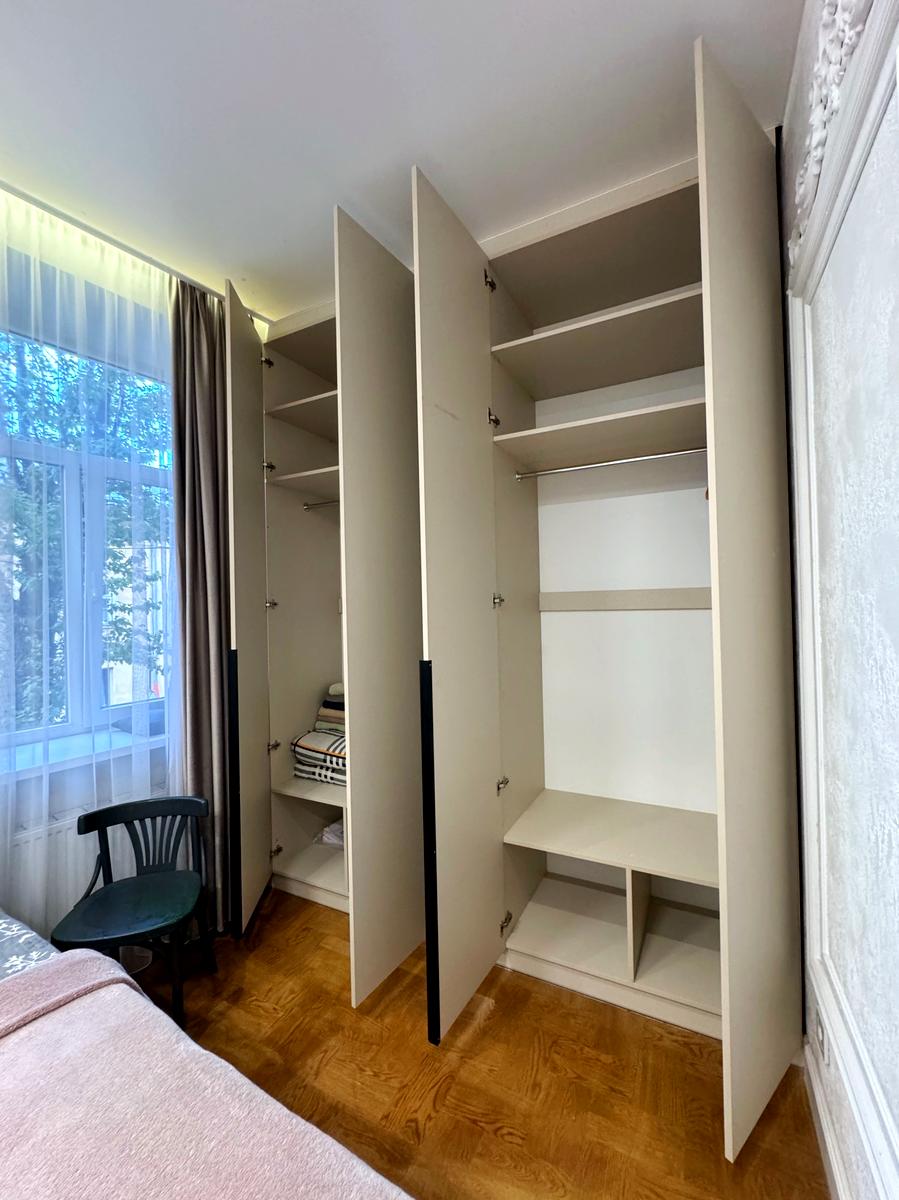 1873844930665708