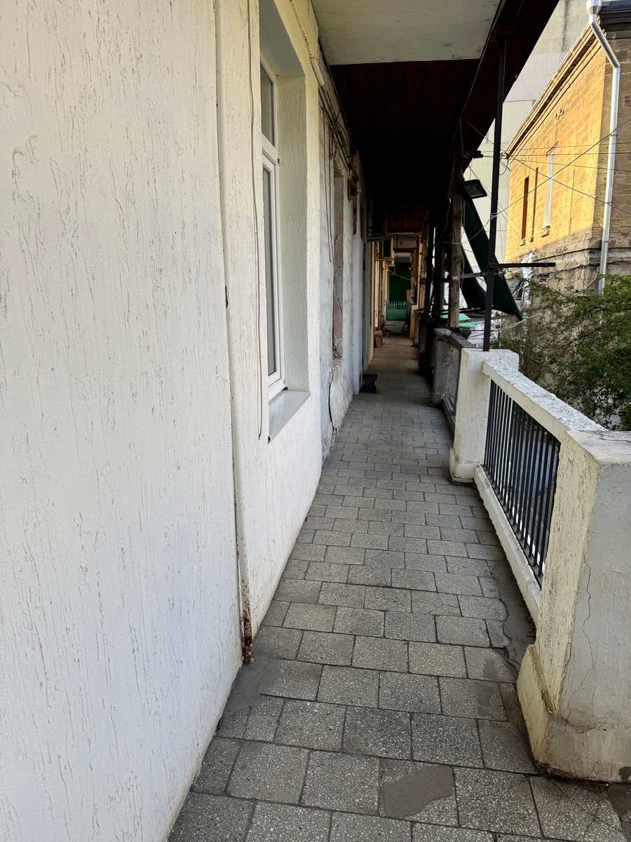 1873847533275672