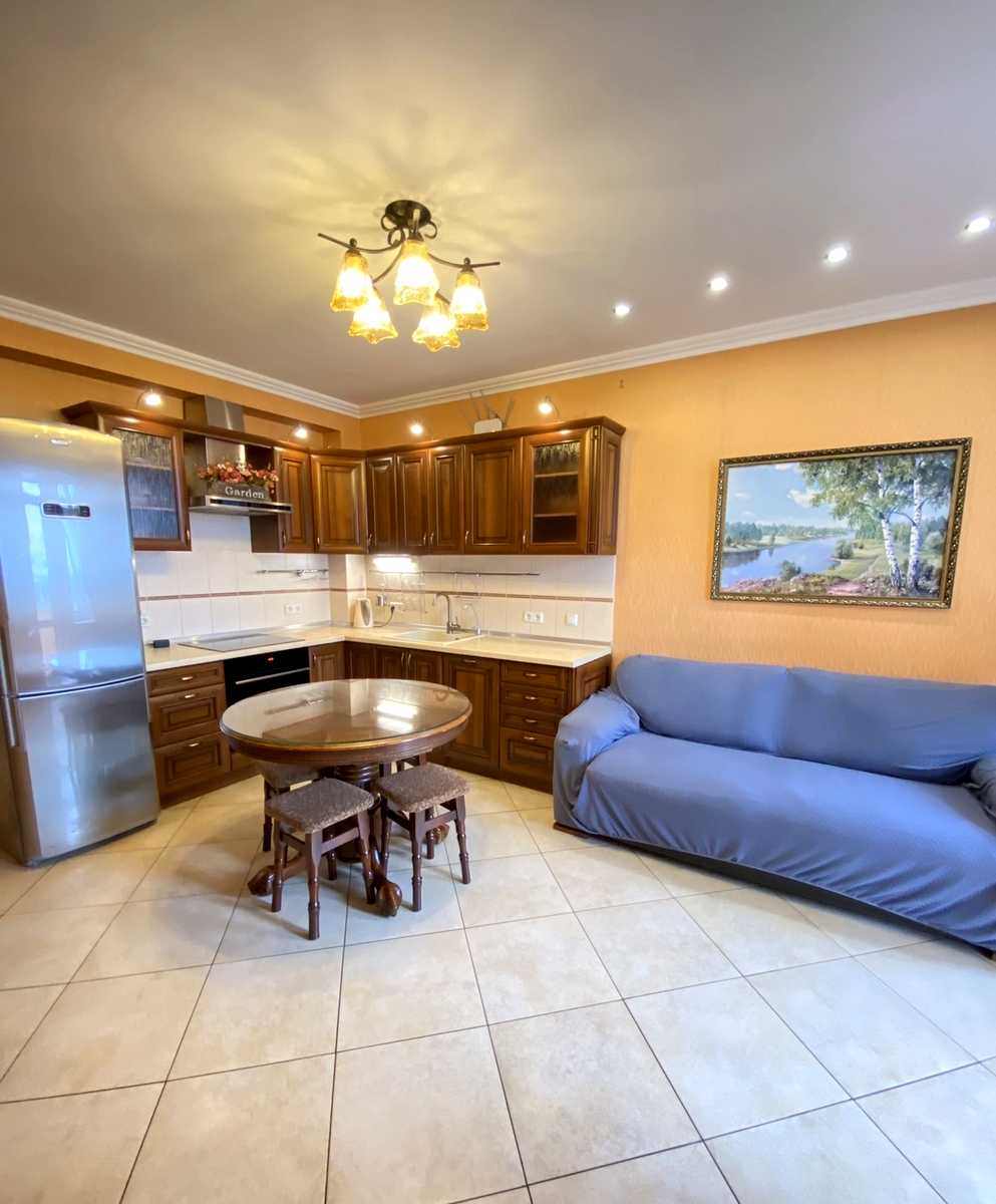 1873853696717892