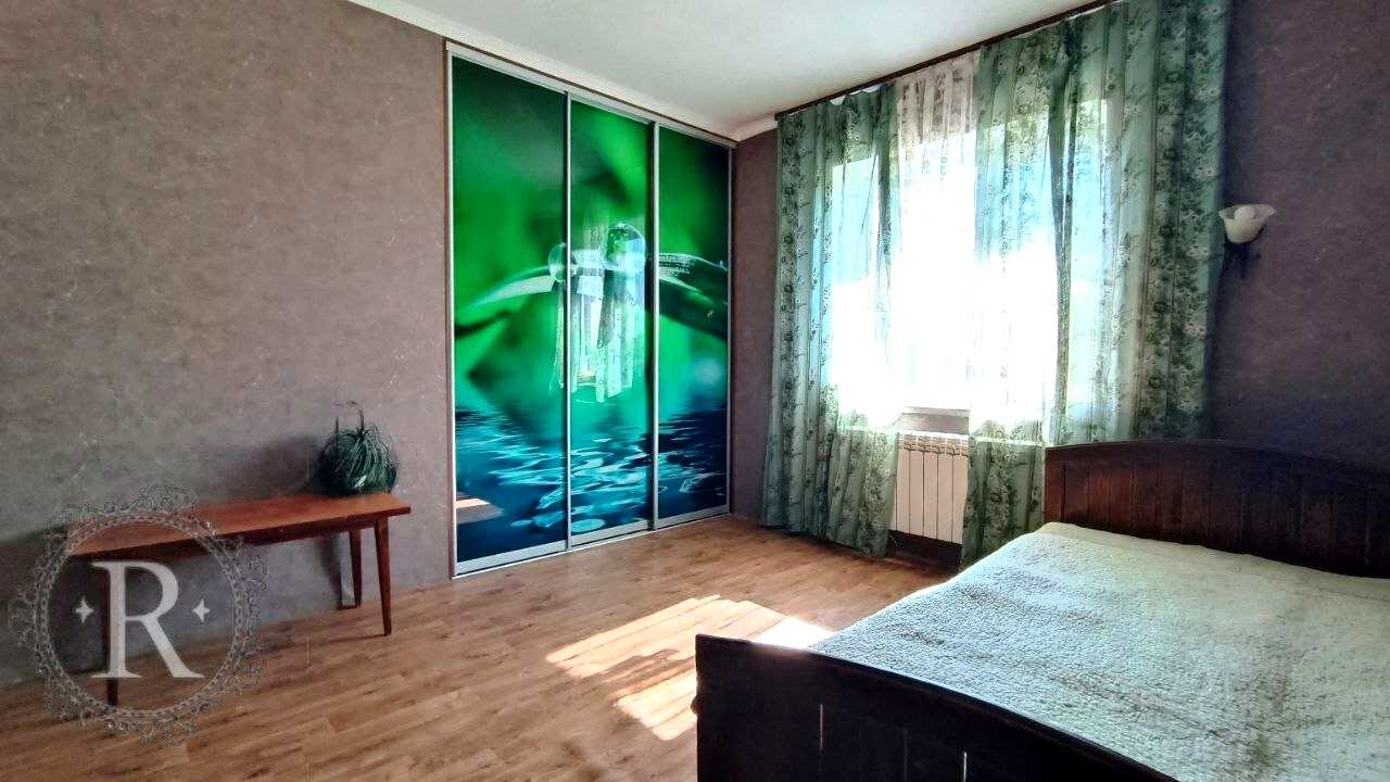 1873854400377100